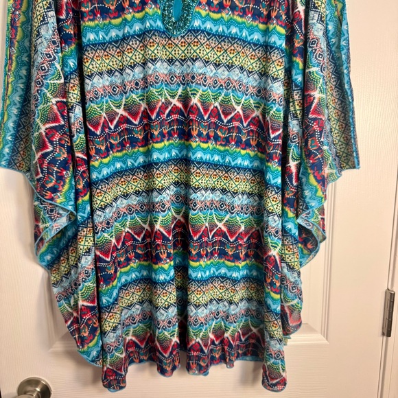 NWT. Susan Graver poncho style Top size 3X. Poncho. Green, blue, red - Picture 3 of 10